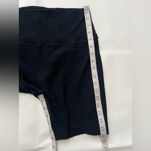 Beyond Yoga black gray biker shorts size XL - Picture 6 of 6